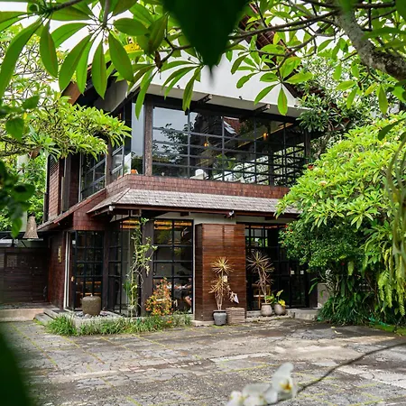 Purana Suite Ubud