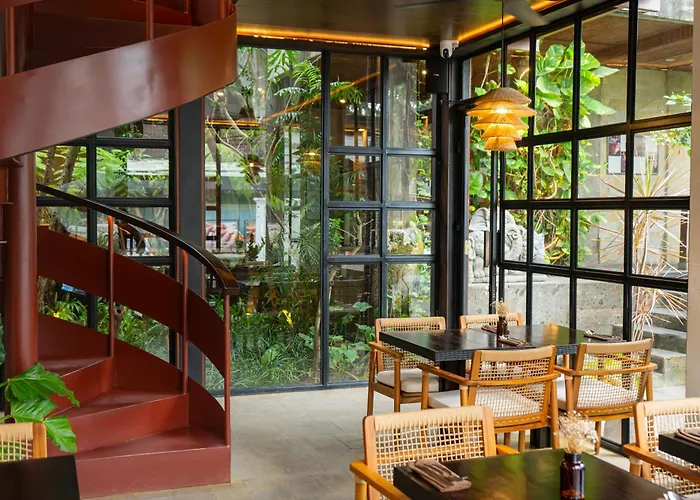Purana Hotel 5*