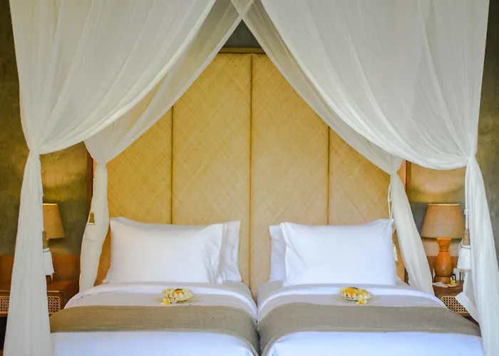 Hotel Purana